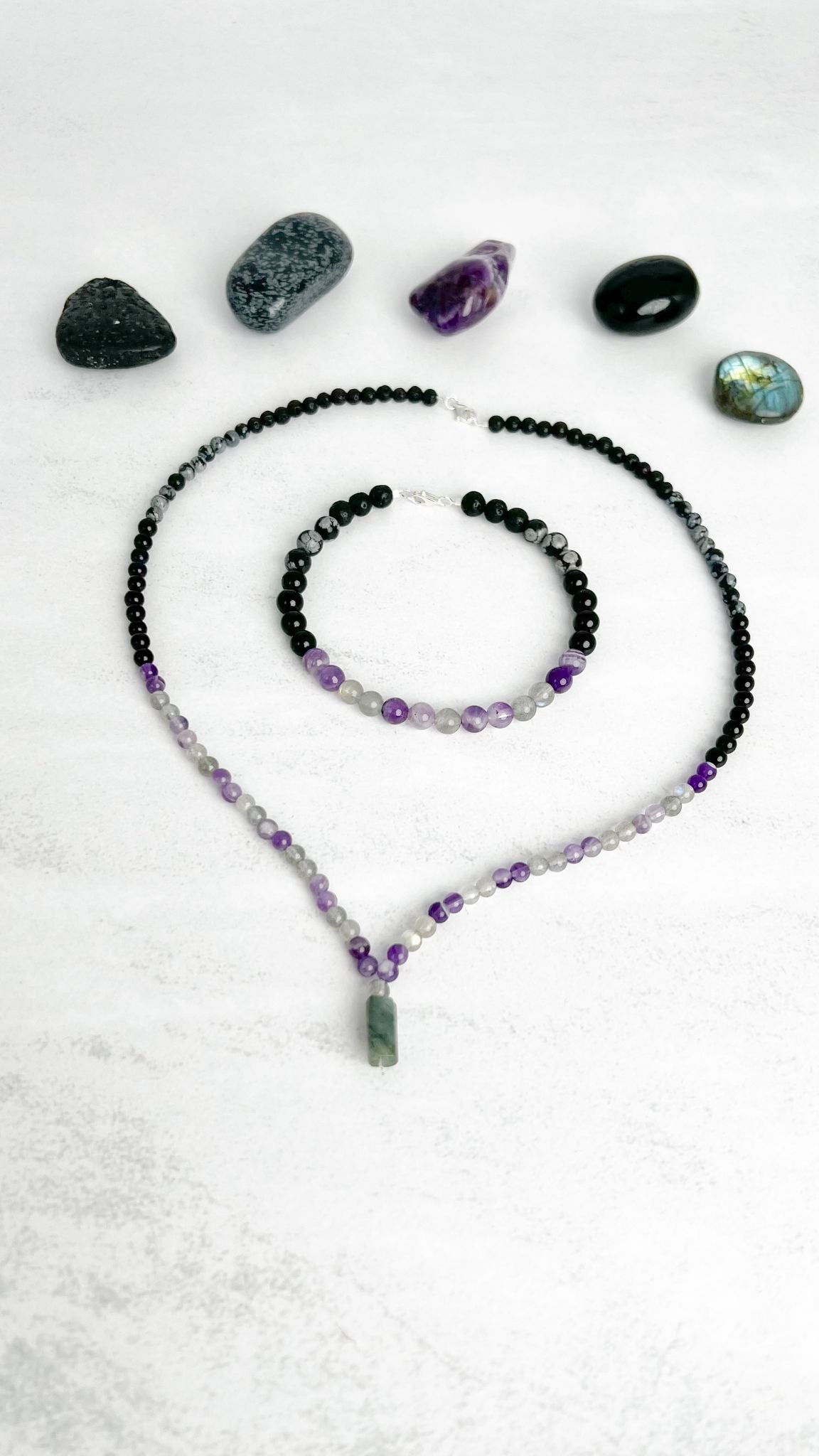 Individuelle Kette aus Edelsteinen – handgefertigt, personalisiert und energetisch abgestimmt. Ein einzigartiges Schmuckstück von Moonlight Edelsteine.