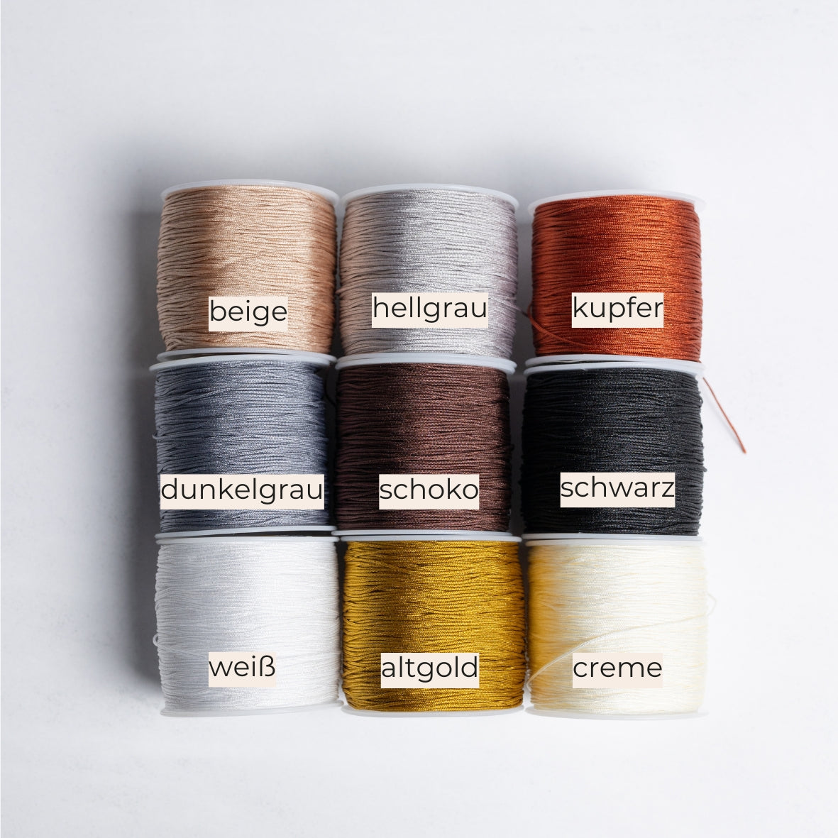 Übersicht Nylonband Farben – hochwertige Bänder in vielen Varianten zur individuellen Auswahl für handgefertigte Edelstein-Armbänder von Moonlight Edelsteine.