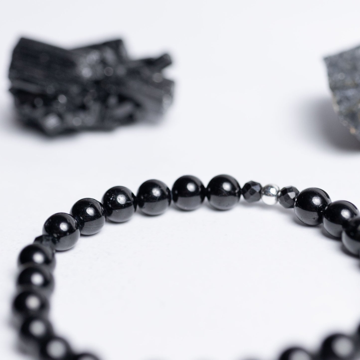 Schutz Armband mit 6mm schwarzen Turmalin Perlen – handgefertigt von Moonlight Edelsteine