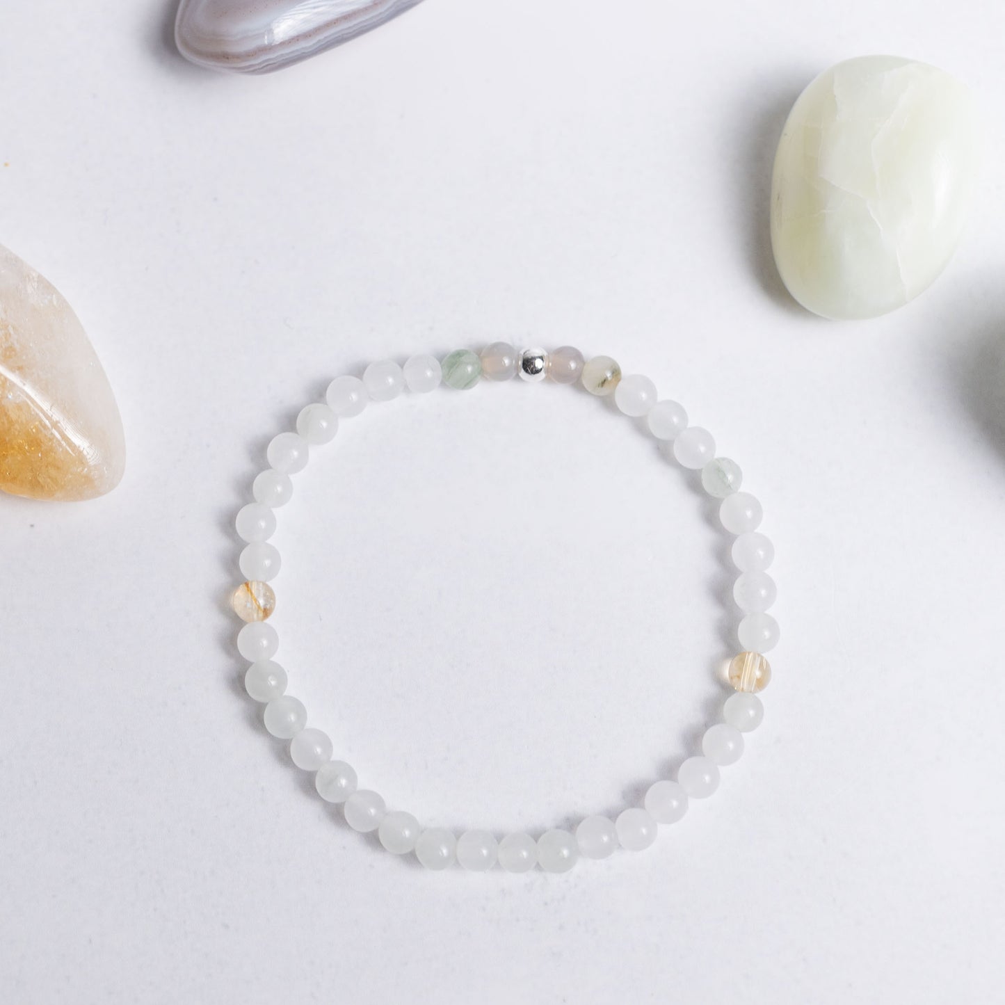 Surf die Welle Armband mit 4mm Perlen aus Achat, Jade und Citrin – zarter Edelsteinschmuck für Leichtigkeit und innere Stärke