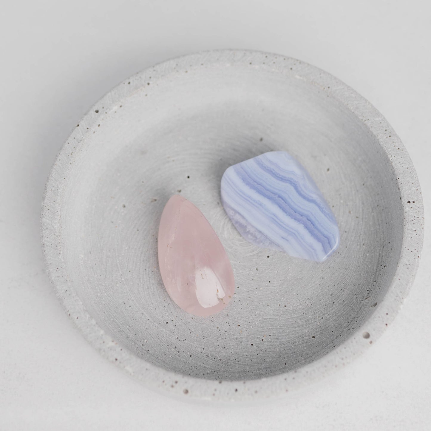 Trommelstein Set Selbstliebe – Rosenquarz & Chalcedon für Herzöffnung, Selbstvertrauen & liebevolle Stärke