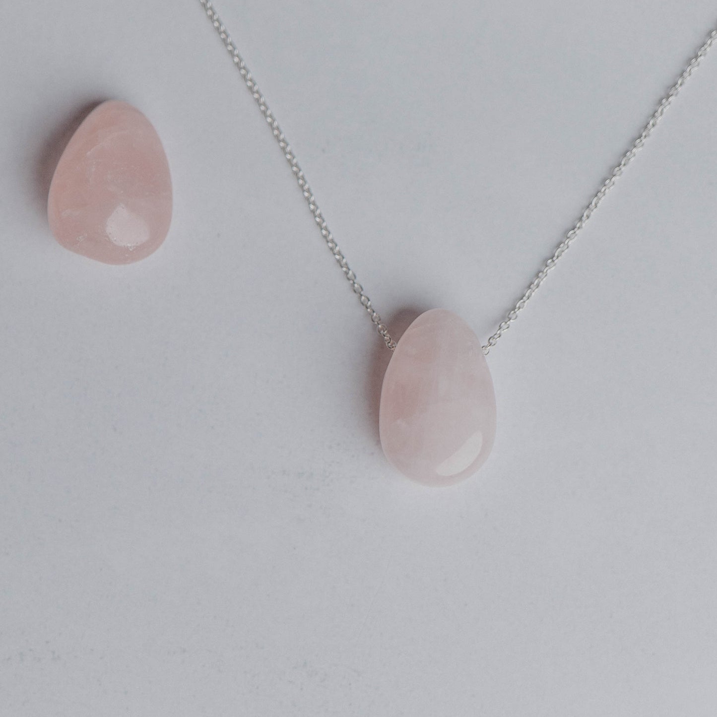 Kette mit Tropfenanhänger