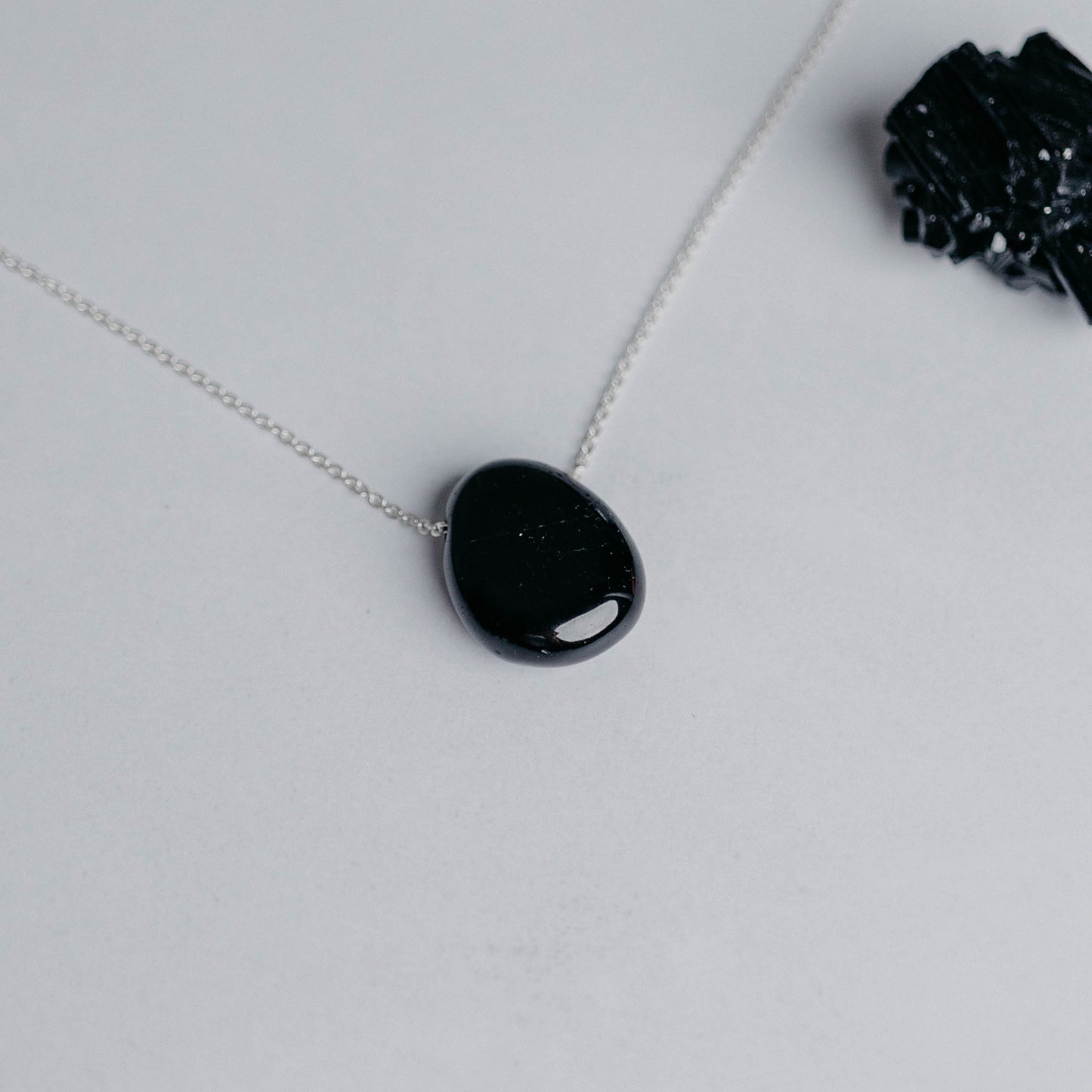 Kette mit Tropfenanhänger