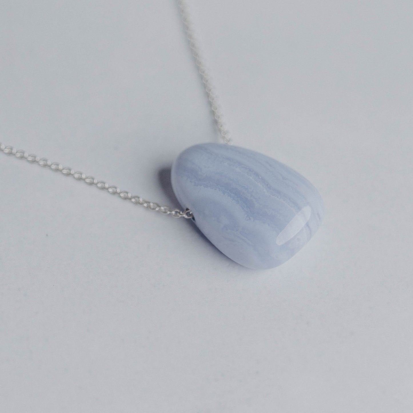 Kette mit Tropfenanhänger