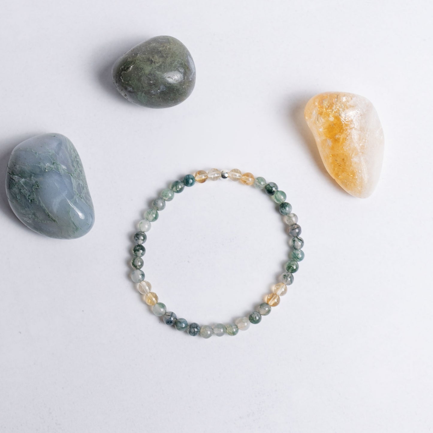 Armband mit 4 mm Perlen aus Citrin & Moosachat – Lass Los Kollektion. Unterstützt beim Befreien & Strahlen. Handgefertigt.