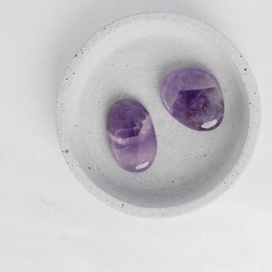 Flachstein Amethyst – Edelstein für Ruhe, Spiritualität und Schutz – Moonlight Edelsteine