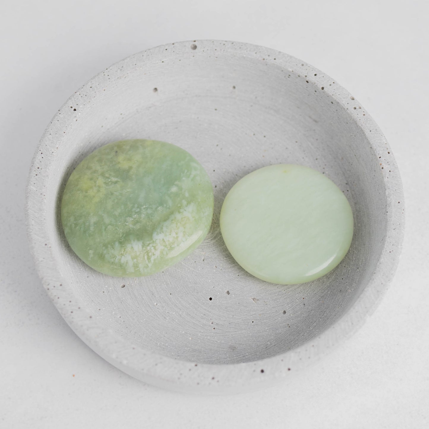 Flachstein Jade – Harmonie, Heilung & Einklang mit der Natur