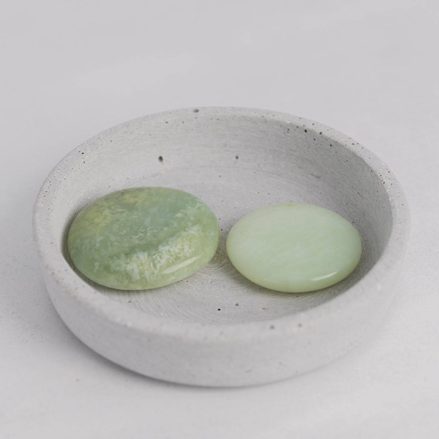 Flachstein Jade – Harmonie, Heilung & Einklang mit der Natur