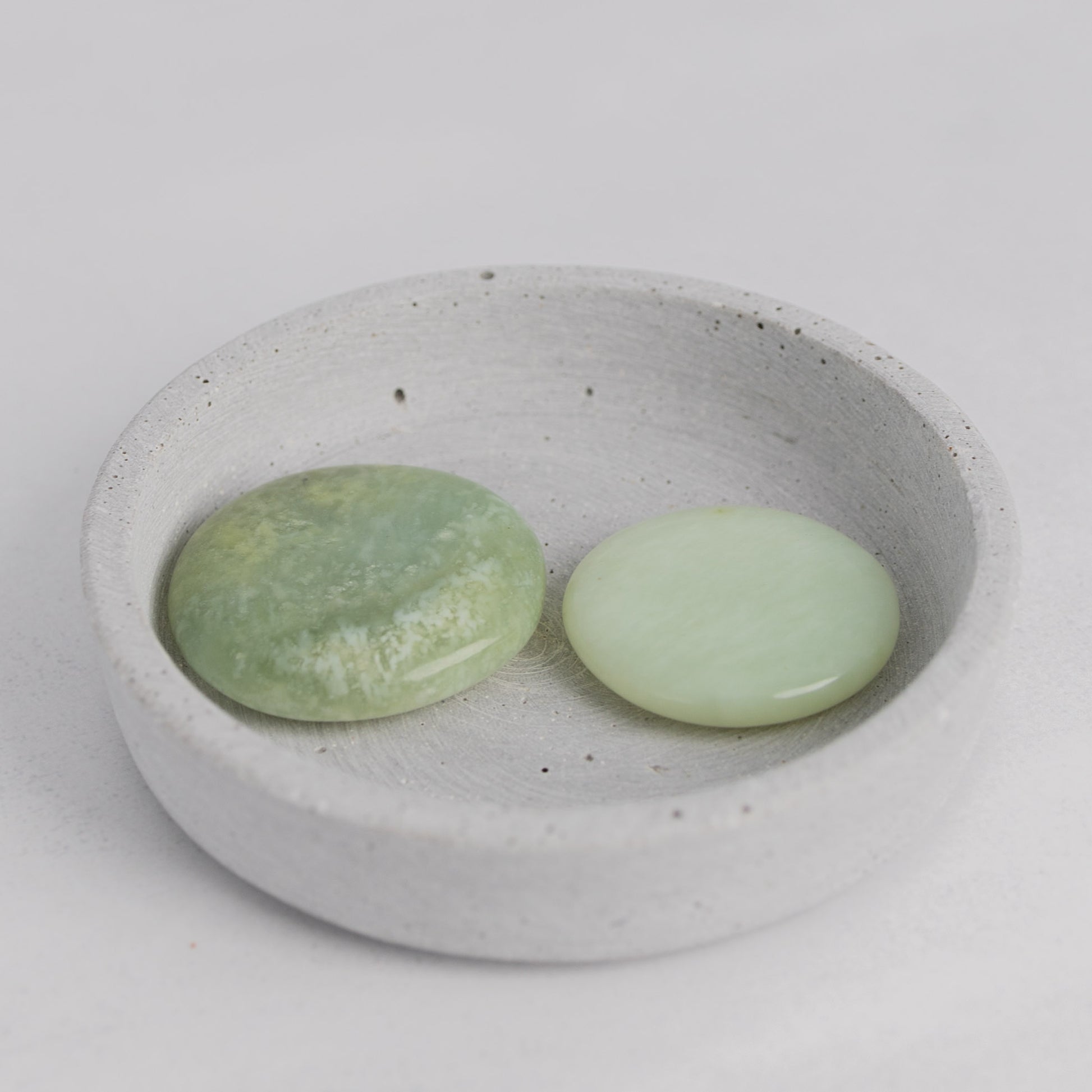 Flachstein Jade – Harmonie, Heilung & Einklang mit der Natur
