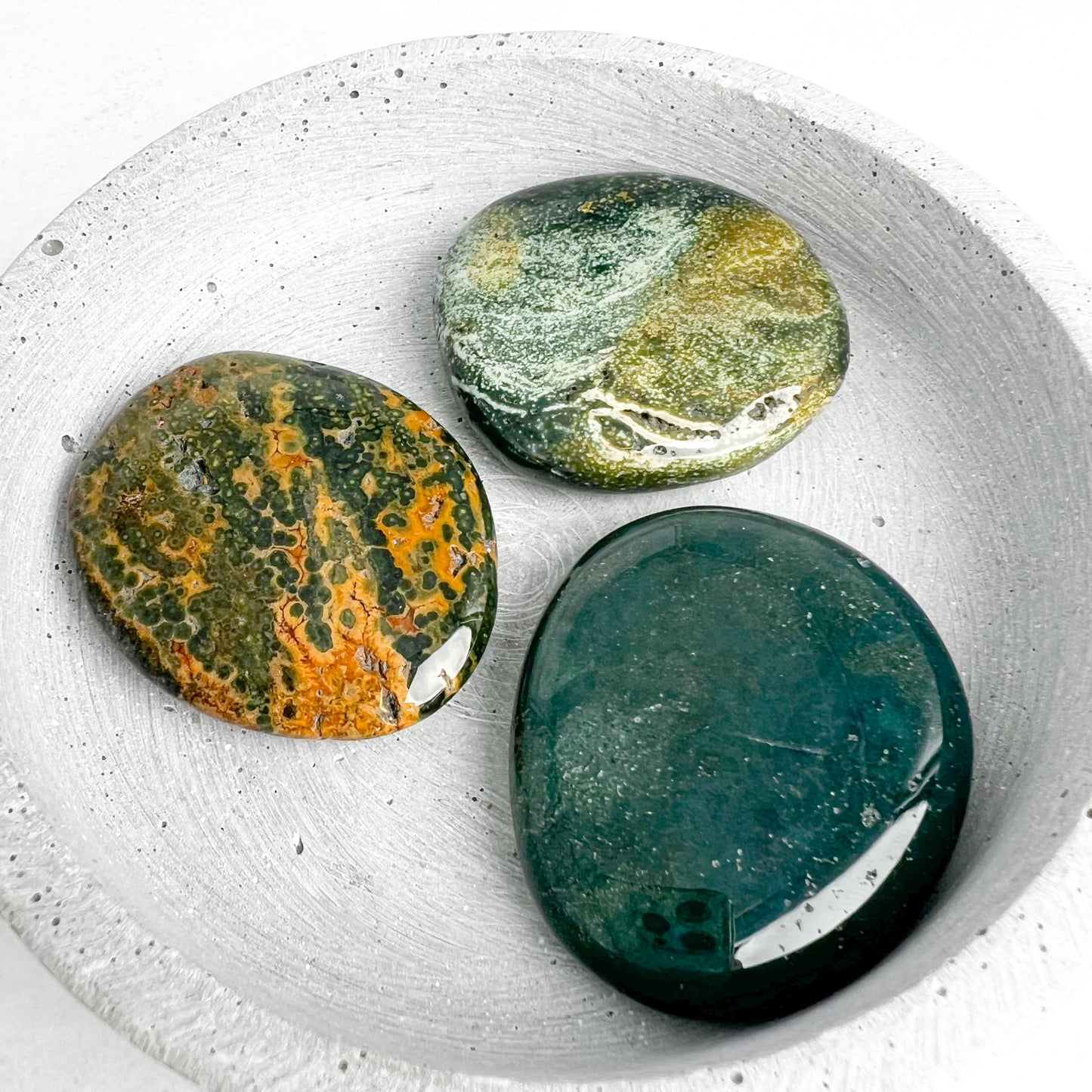 Flachstein Ocean Jaspis – Heilstein für Ruhe, innere Balance, Lebensenergie und die sanfte Kraft des Meeres. Von Moonlight Edelsteine.