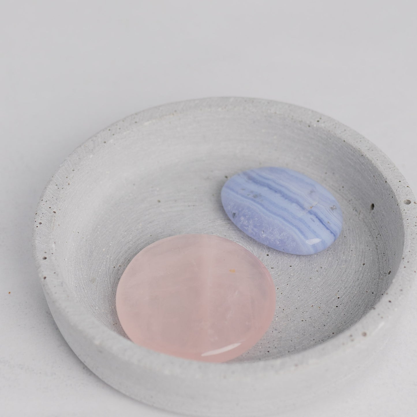 Flachstein-Set Selbstliebe – Rosenquarz & Chalcedon für Herzöffnung & Selbstannahme.