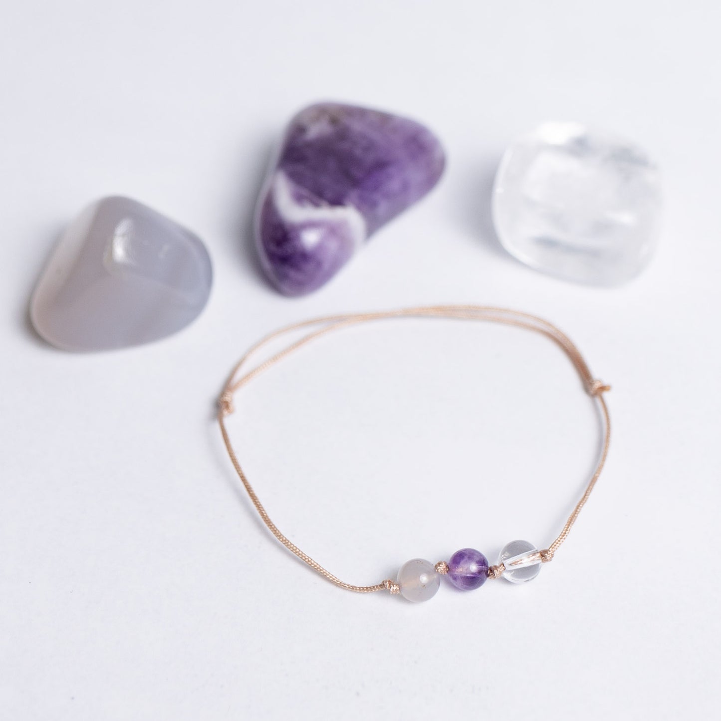 Human Design Armband Projektor – Achat, Amethyst und Bergkristall auf Nylonband mit 6mm Perle