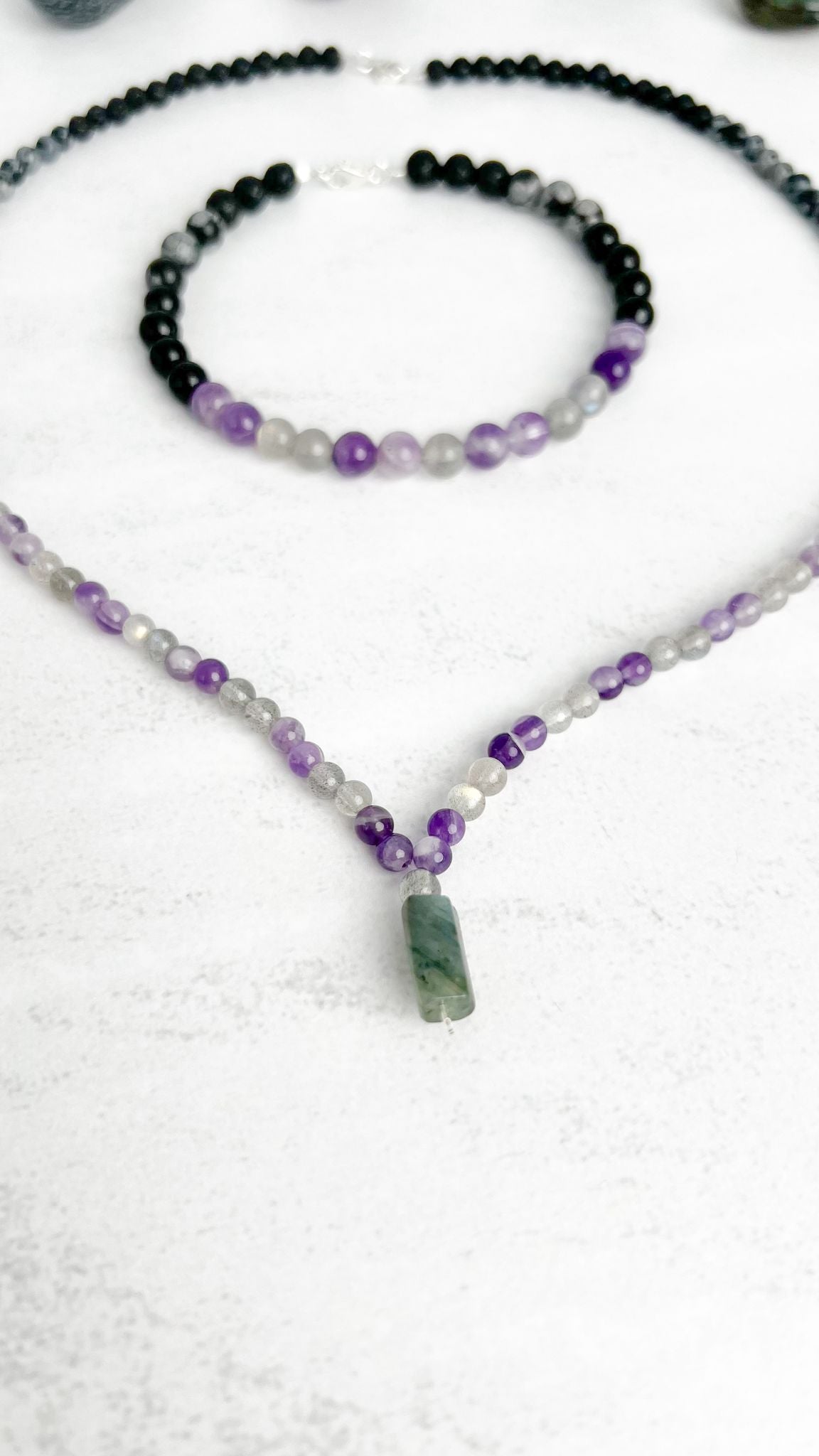 Individuelle Kette aus Edelsteinen – handgefertigt, personalisiert und energetisch abgestimmt. Ein einzigartiges Schmuckstück von Moonlight Edelsteine.