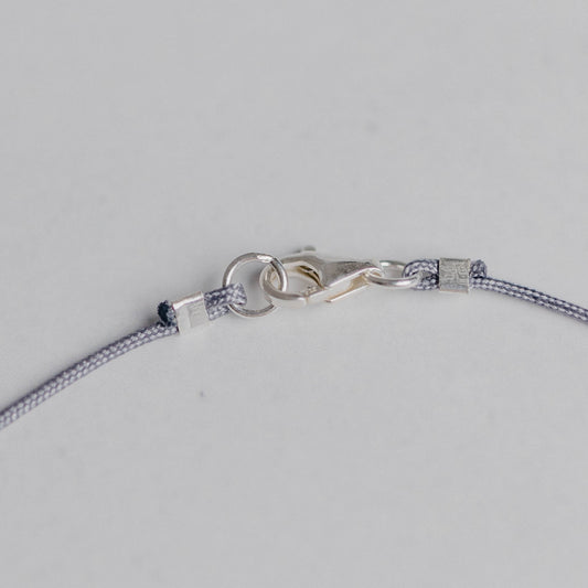 Karabiner-Verschluss für handgefertigten Schmuck von Moonlight Edelsteine – robust, sicher und stilvoll.