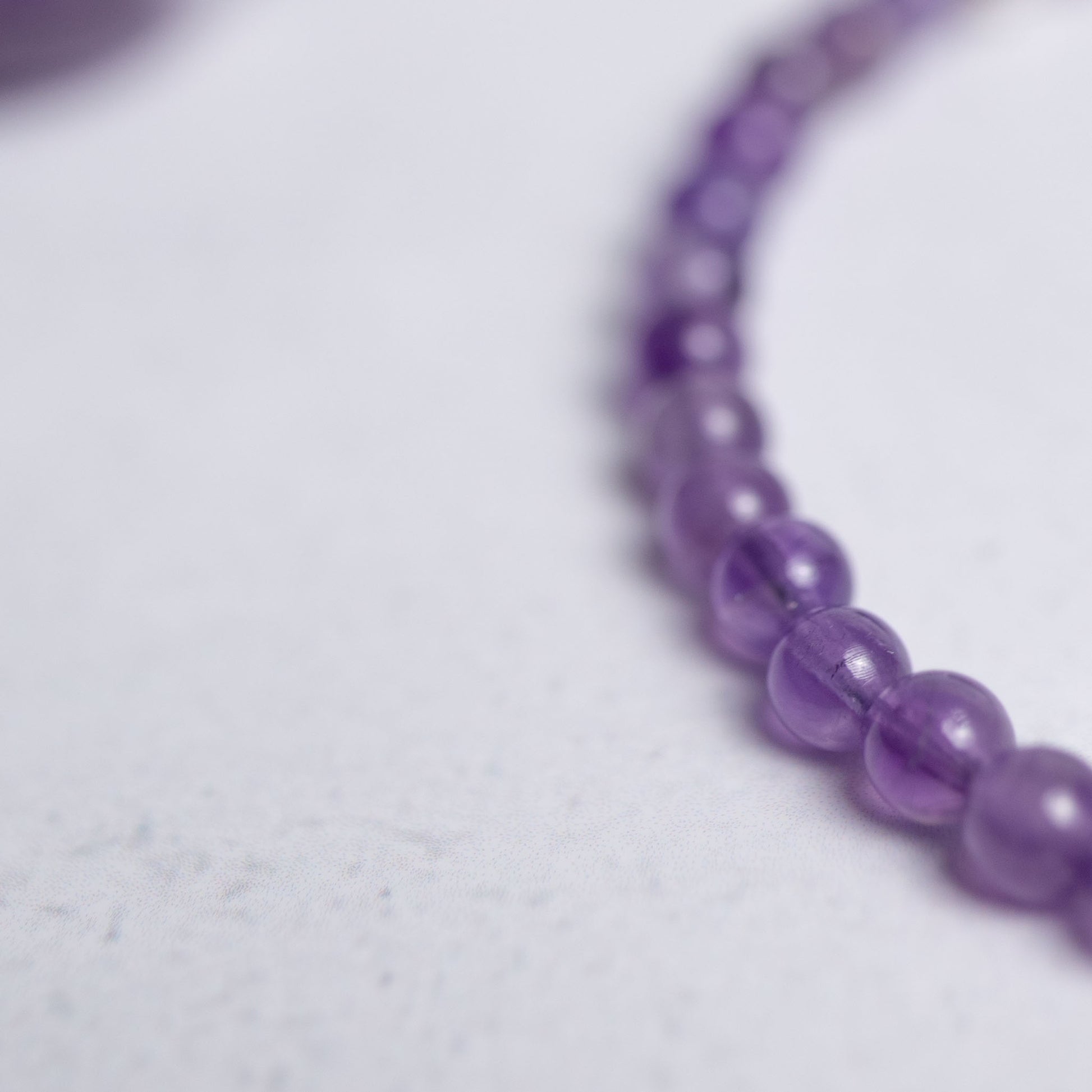 Handgefertigte Kette mit 4mm Edelstein-Perlen – Steinsorte individuell wählbar – einzigartiger Schmuck von Moonlight Edelsteine