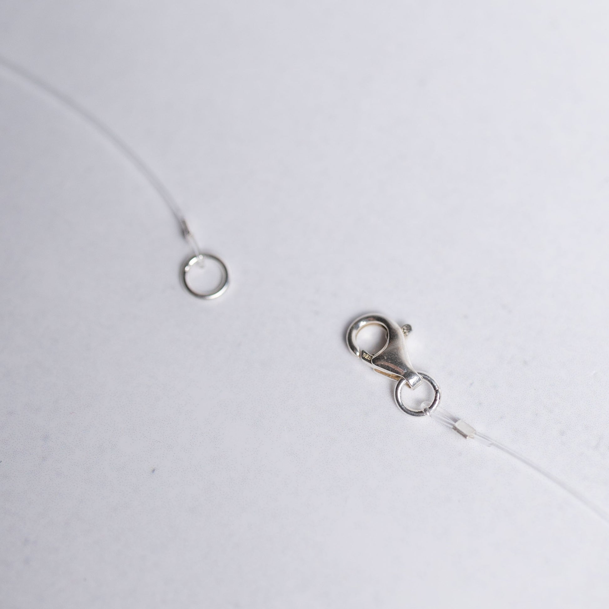 Kette mit 6mm Edelstein-Perle nach Wahl – transparentes Nylonband – handgefertigter Schmuck von Moonlight Edelsteine