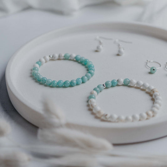 Lebensfreude Armband mit Amazonit und Magnesit – liebevoll handgemacht von Moonlight. Dein Begleiter für Freude, Geduld und positive Energie.