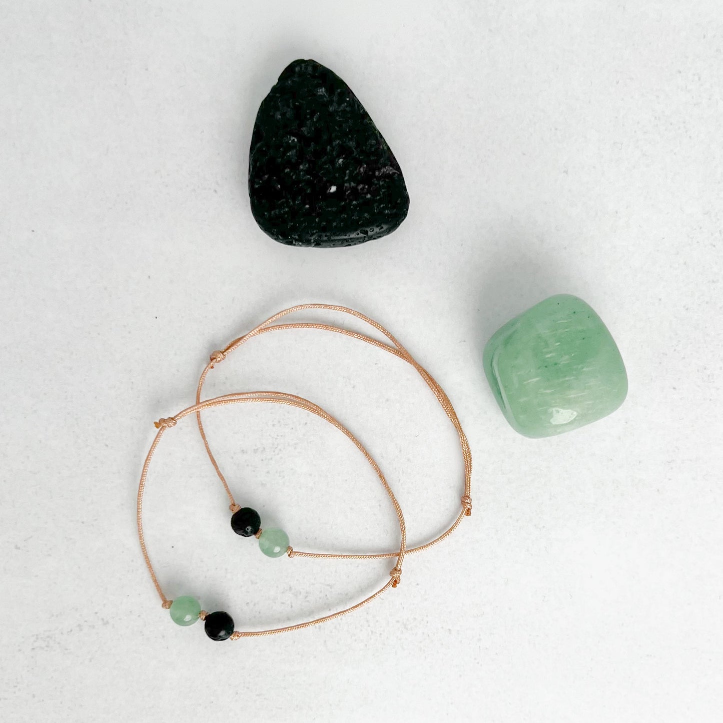 Paararmband 2er-Set – handgefertigte Nylon-Armbänder mit je einer Edelstein-Perle. Symbol für Liebe, Zusammenhalt und Verbundenheit – Moonlight Edelsteine.