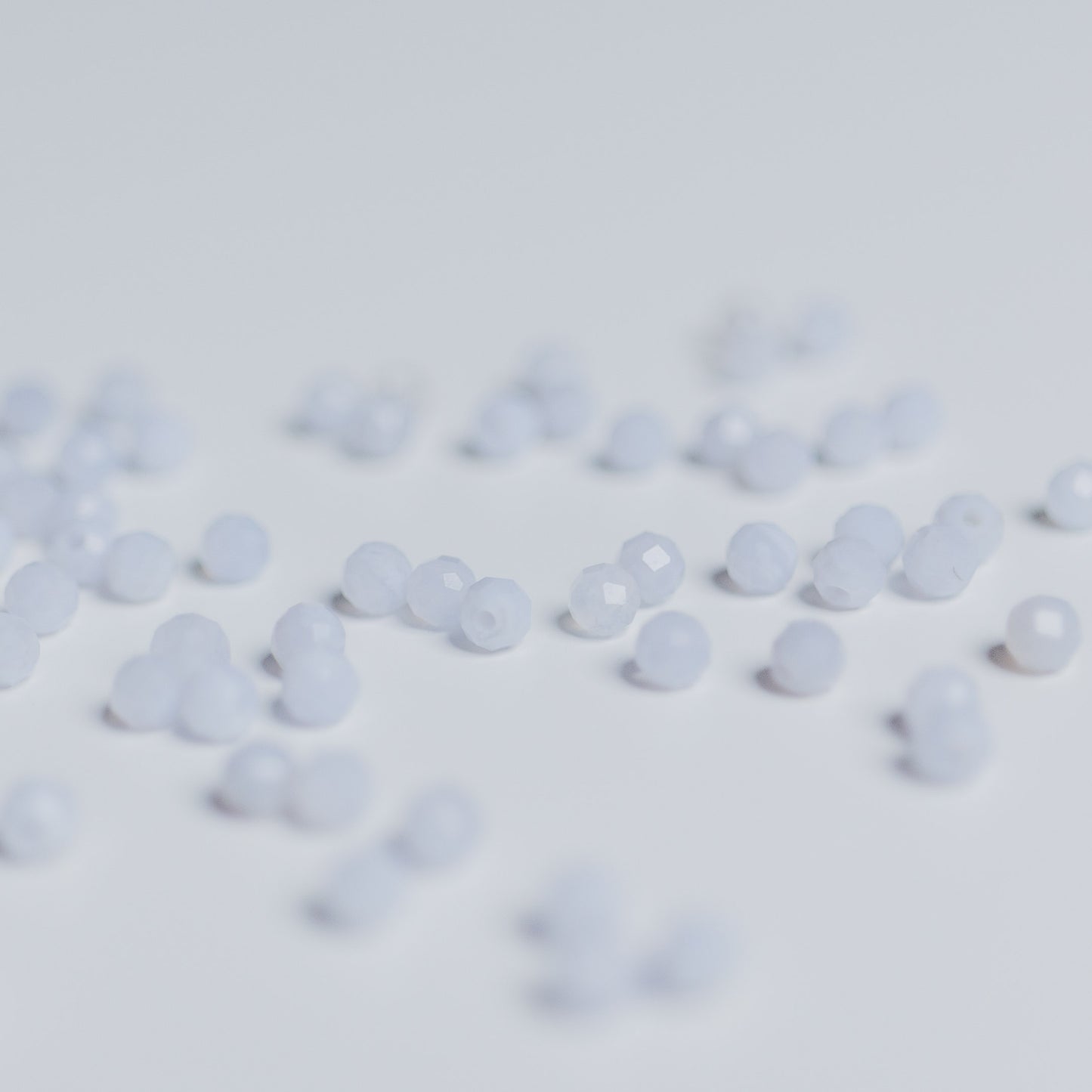 Chalcedon - Perle - 4mm - facettet