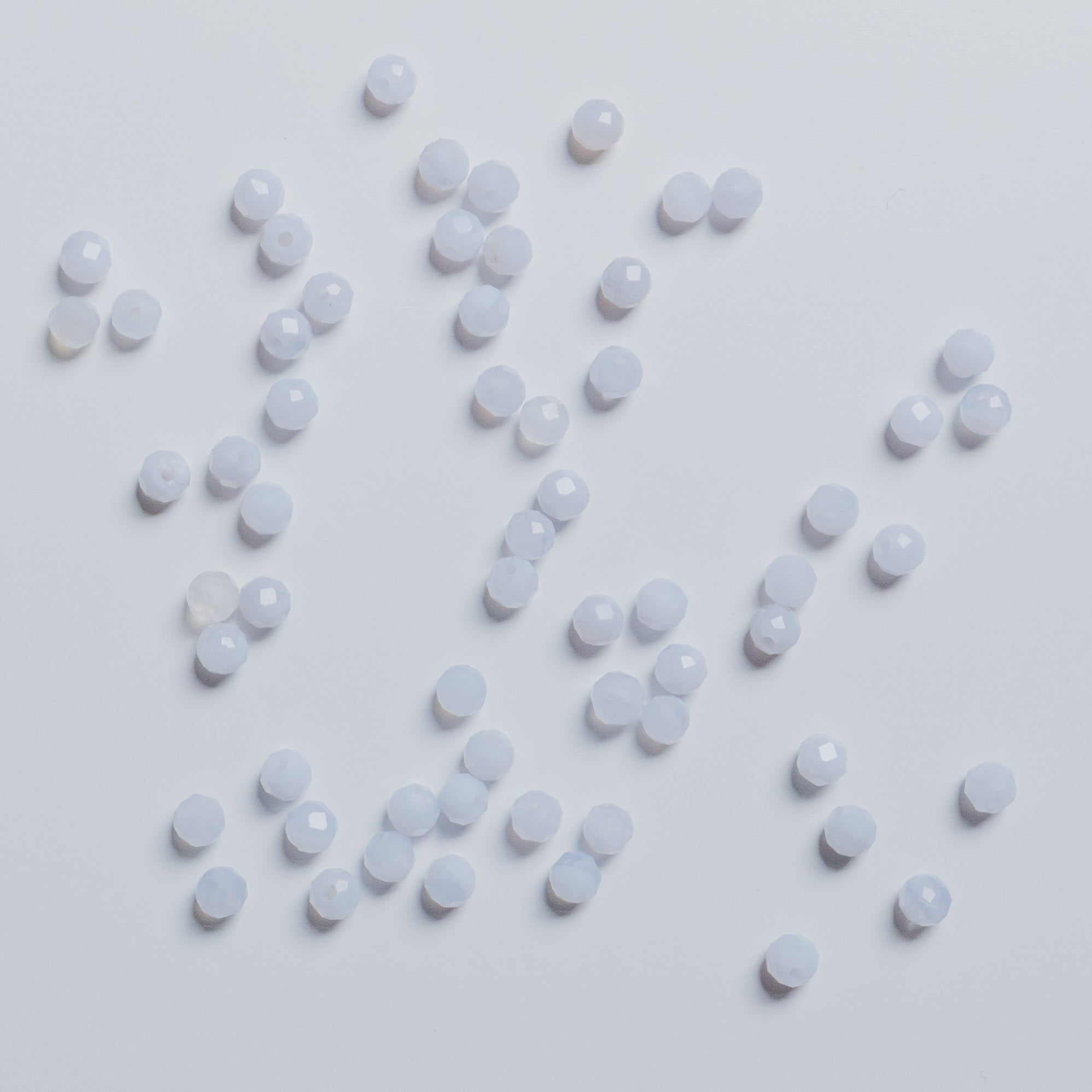 Chalcedon - Perle - 4mm - facettet