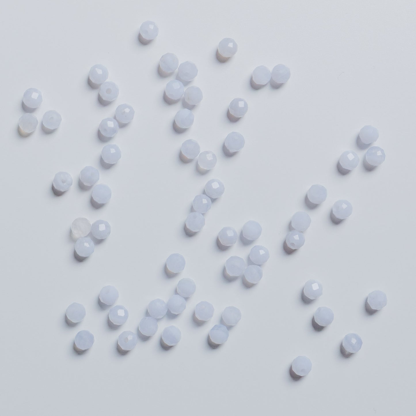 Chalcedon - Perle - 4mm - facettet