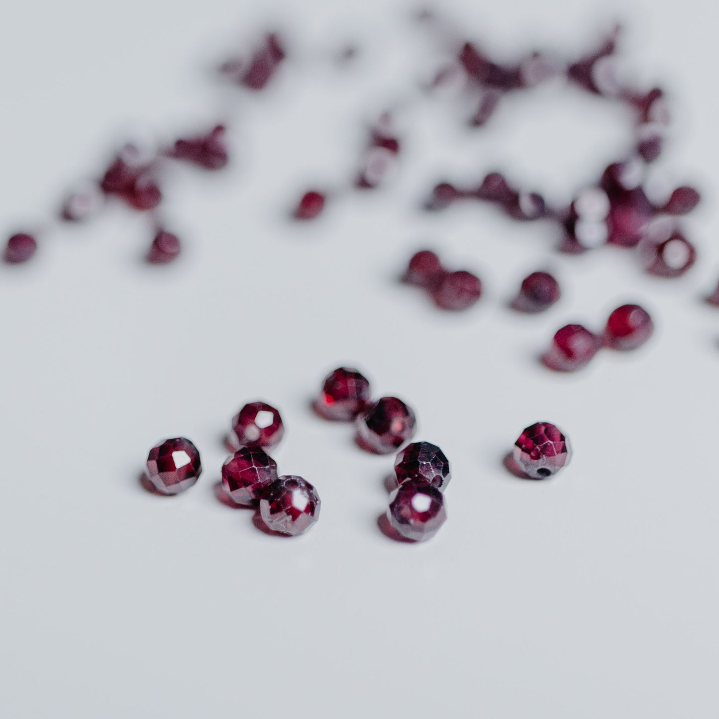 Granat - Perle - 4mm - facettet