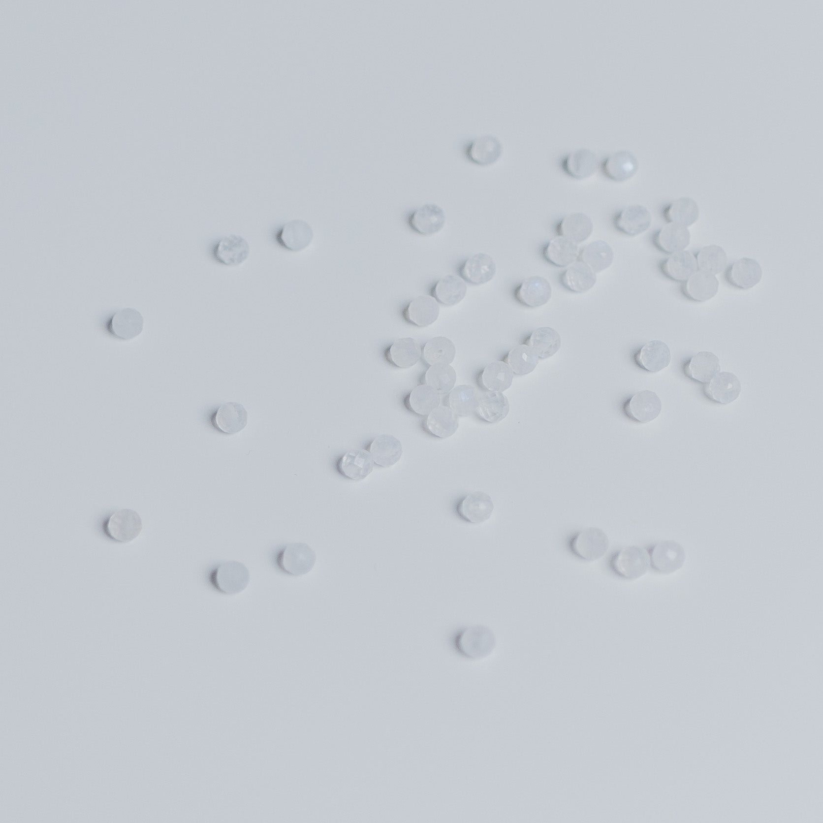 Mondstein weiß - Perle - 4mm - facettet