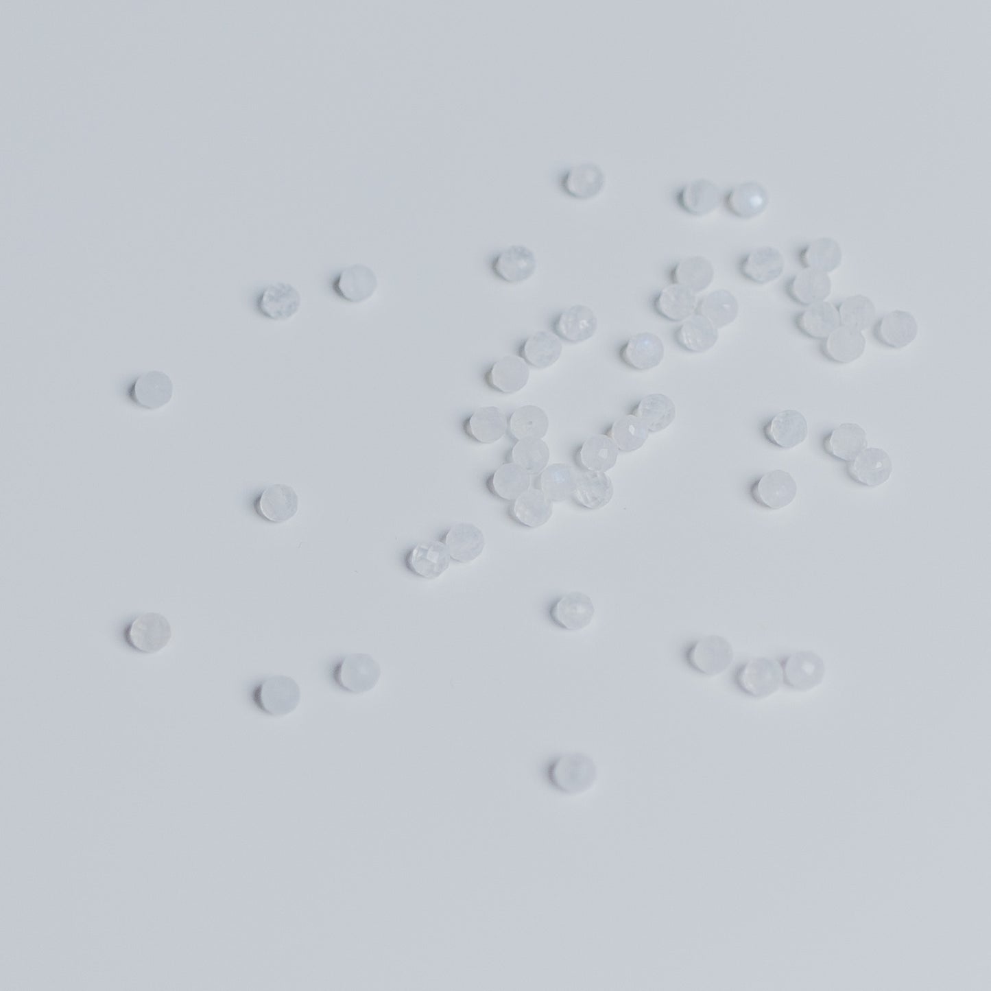 Mondstein weiß - Perle - 4mm - facettet