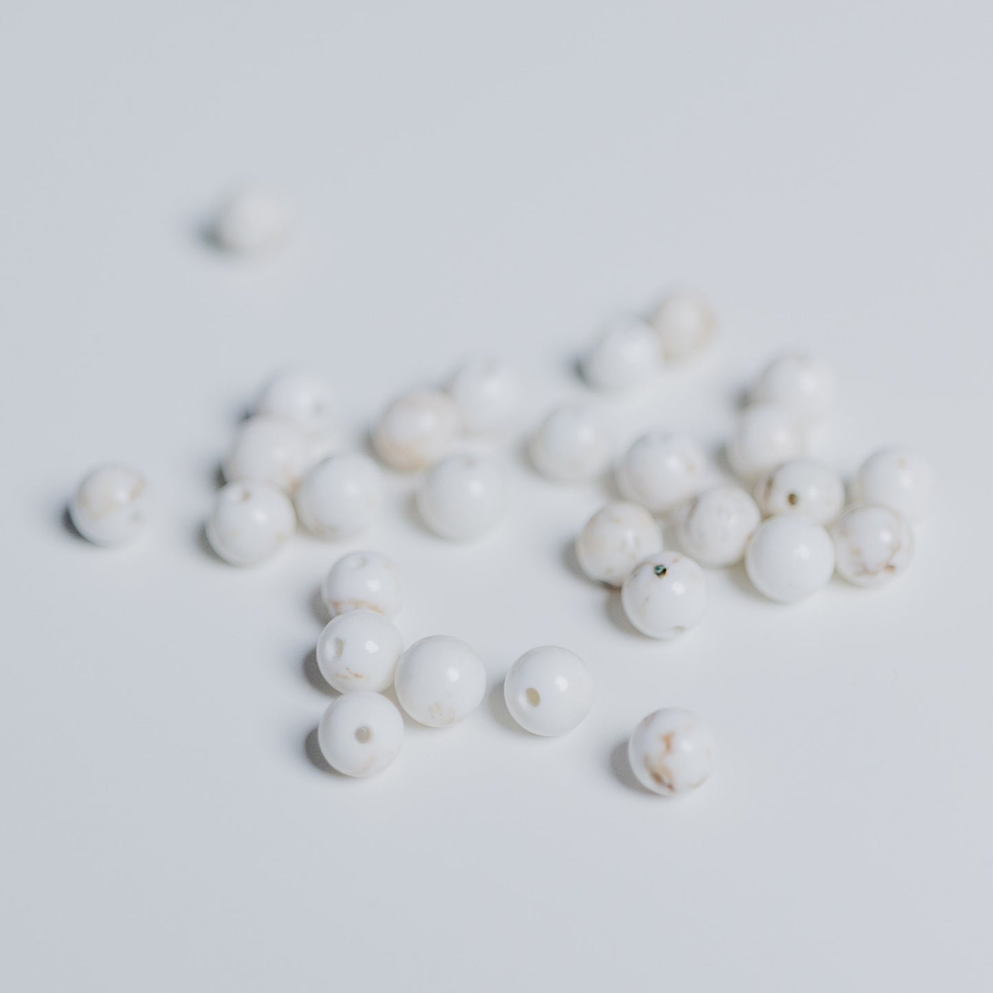 Magnesit - Perle - 6mm - rund