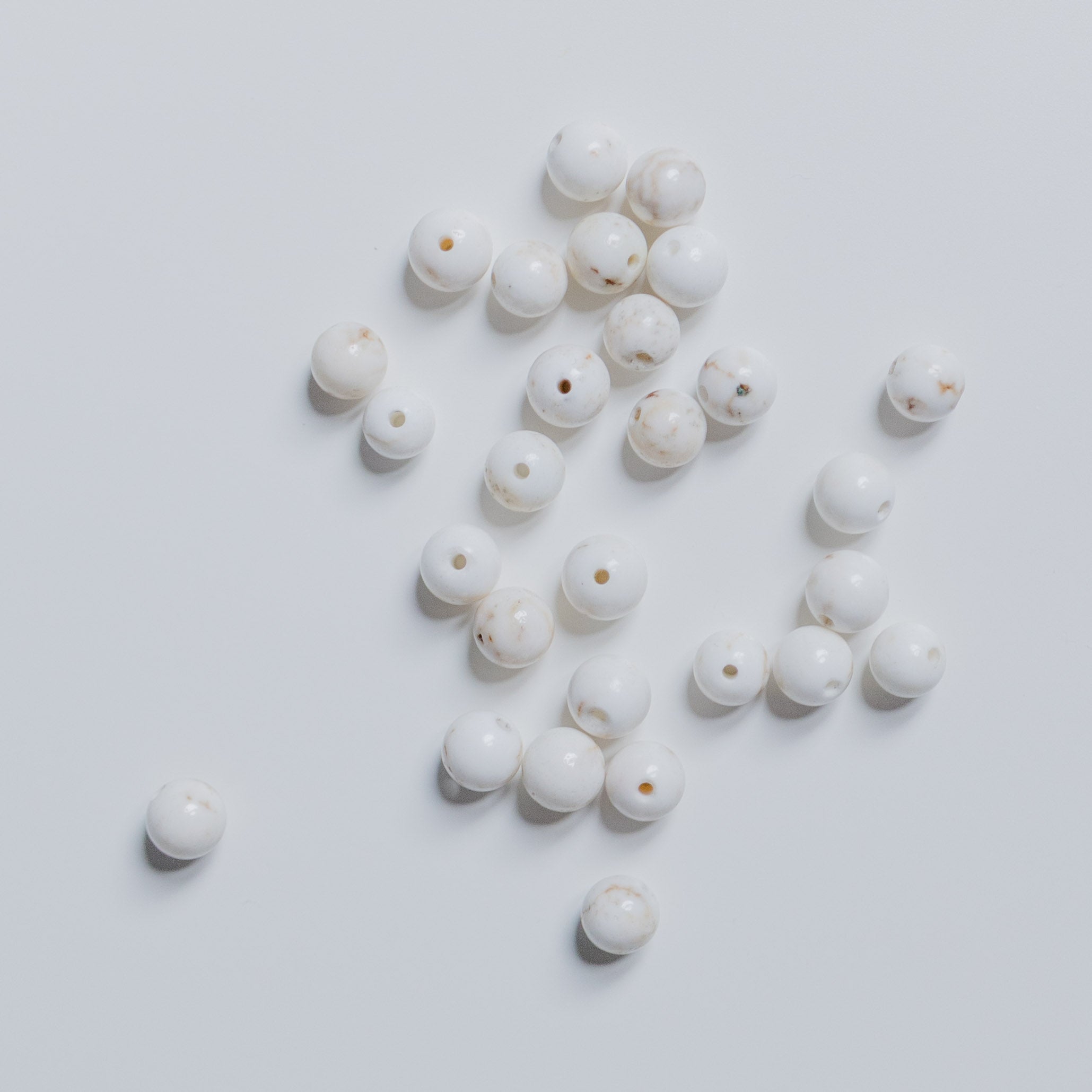 Magnesit - Perle - 6mm - rund