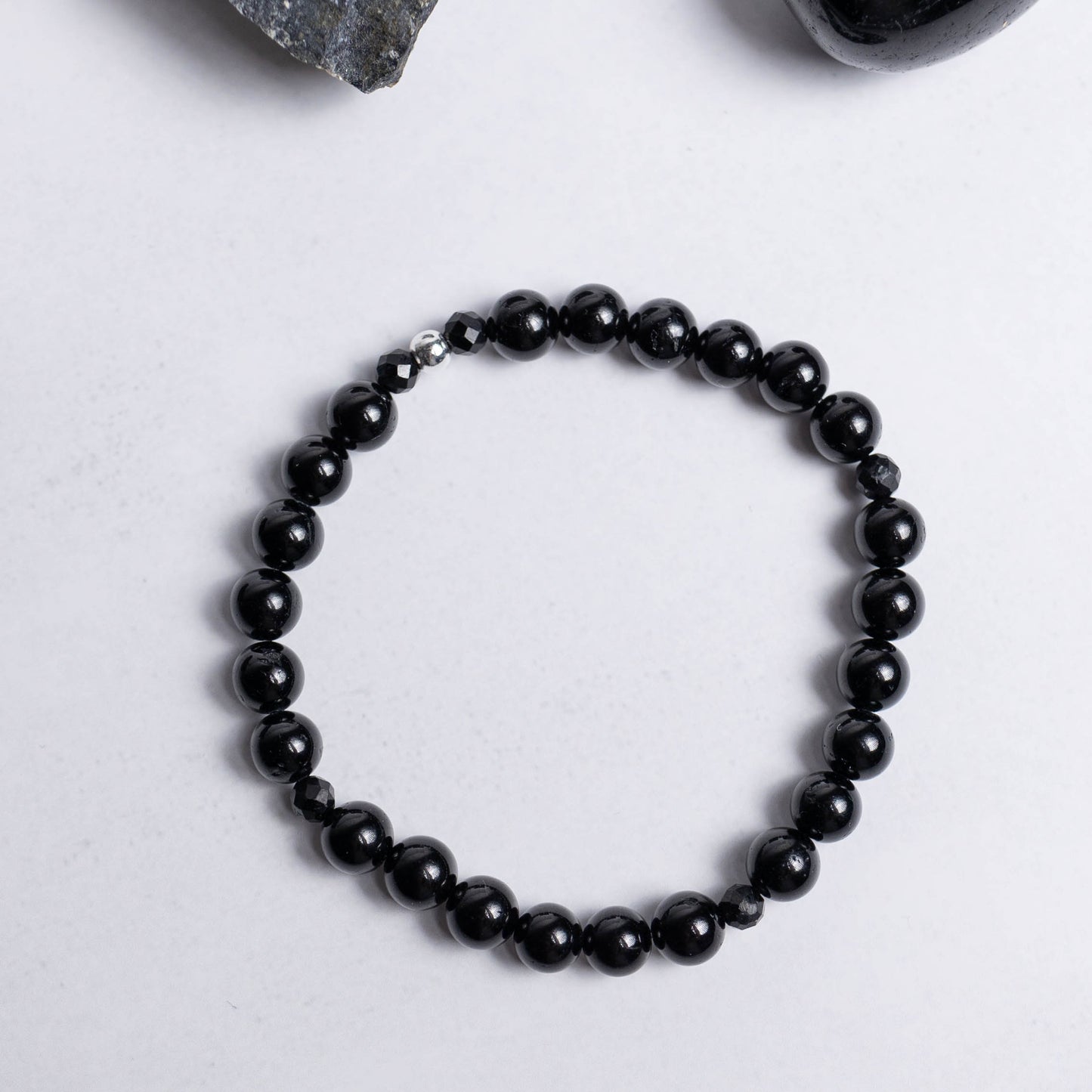 Schutz Armband mit 6mm schwarzen Turmalin Perlen – handgefertigt von Moonlight Edelsteine