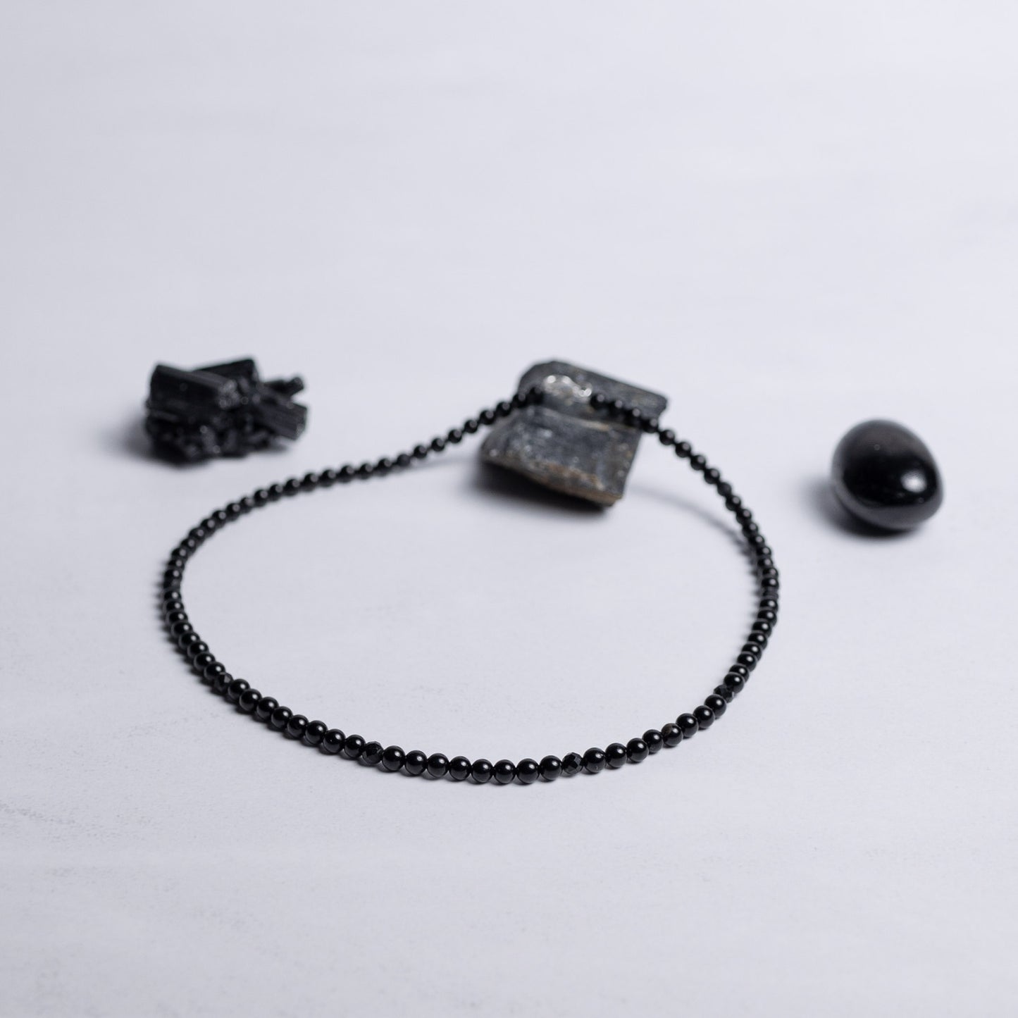Handgefertigte Schutz Kette mit 4mm schwarzen Turmalin Perlen – Edelsteinschmuck von Moonlight