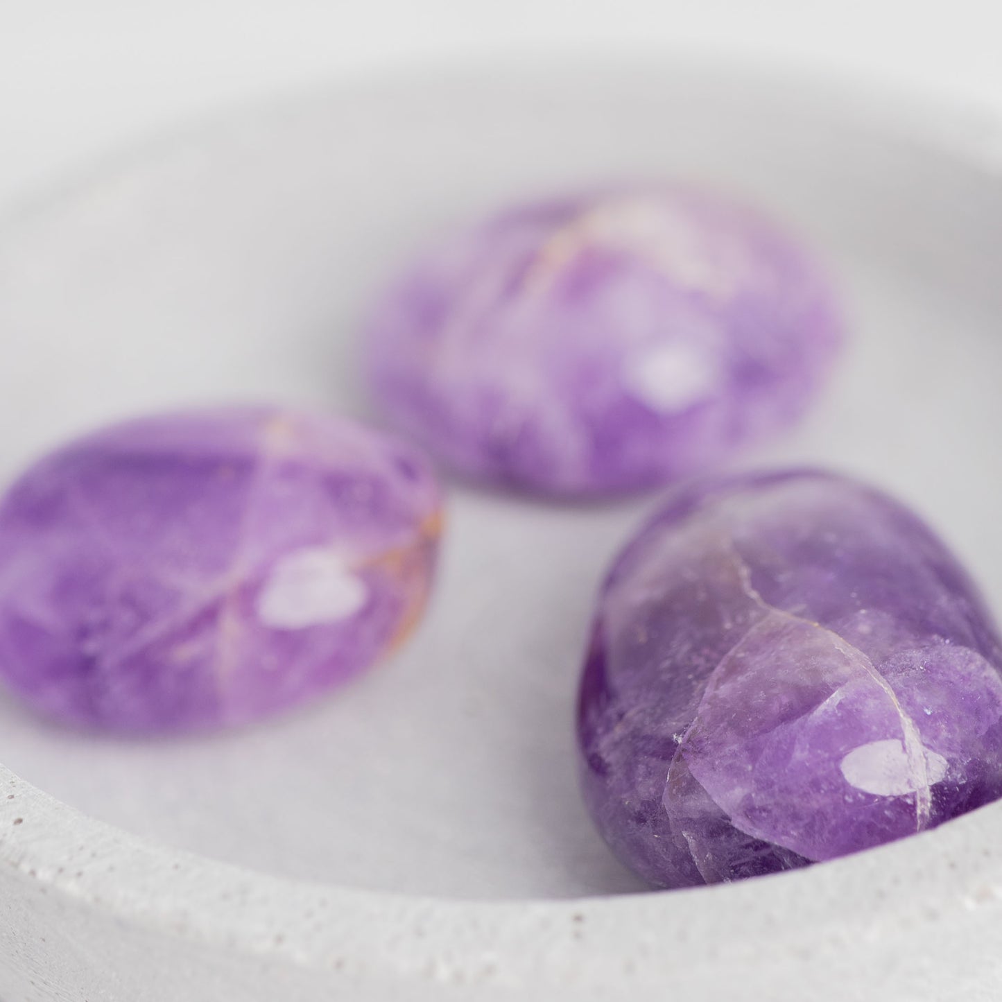 Trommelstein Amethyst – schützt deine Seele, stärkt Intuition & innere Ruhe.