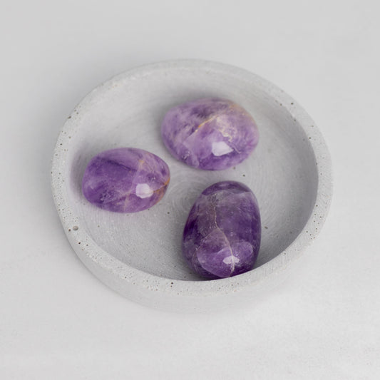 Trommelstein Amethyst – schützt deine Seele, stärkt Intuition & innere Ruhe.