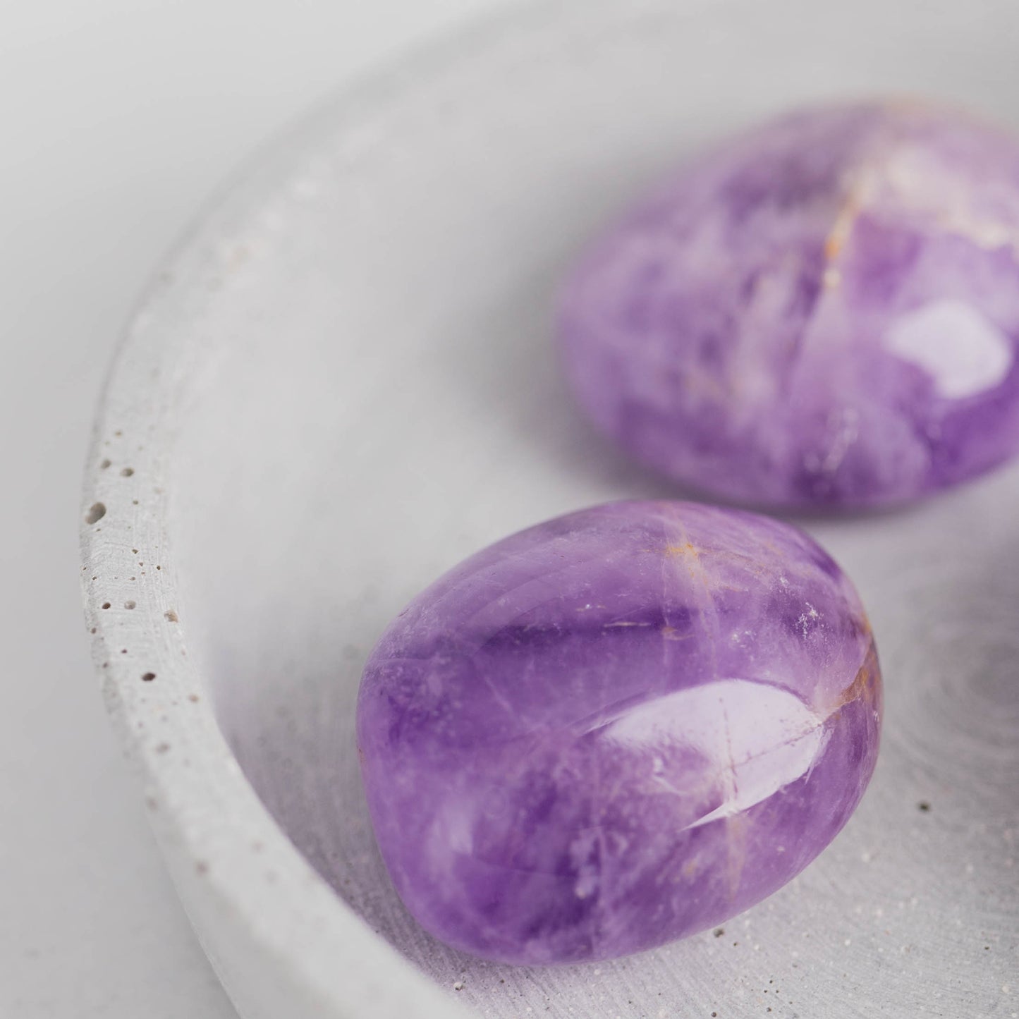 Trommelstein Amethyst – schützt deine Seele, stärkt Intuition & innere Ruhe.