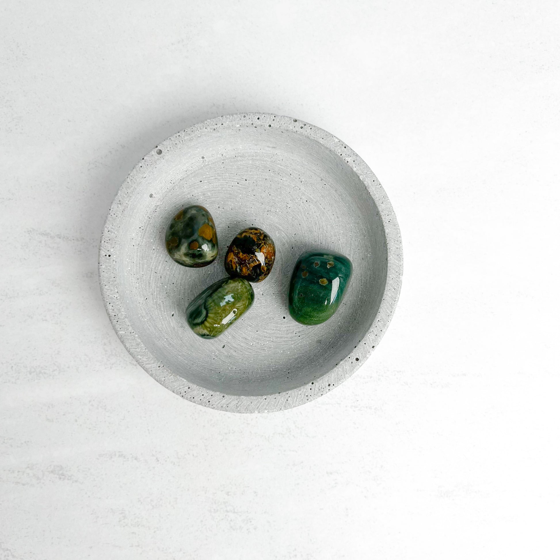 Trommelstein Ocean Jaspis – handverlesener Heilstein von Moonlight Edelsteine. Steht für Ruhe, Ausgeglichenheit und die Kraft des Meeres.