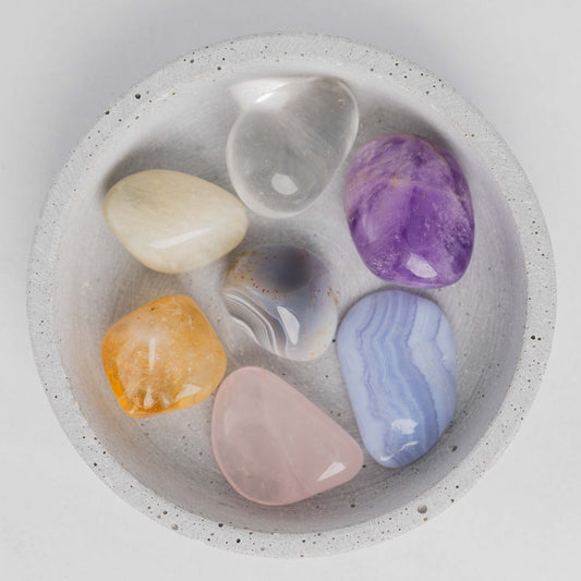 Trommelstein Set Chakra – 7 ausgewählte Edelsteine für Harmonie & Energieausgleich der Chakren.