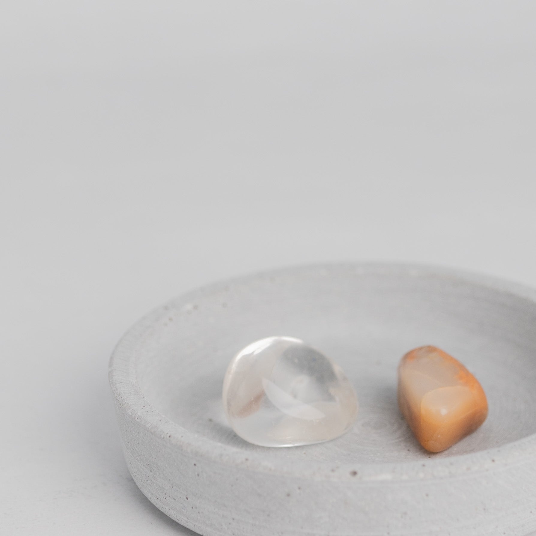 Trommelstein Set Zurück zu dir – Bergkristall & Mondstein für Klarheit, Intuition & innere Balance.